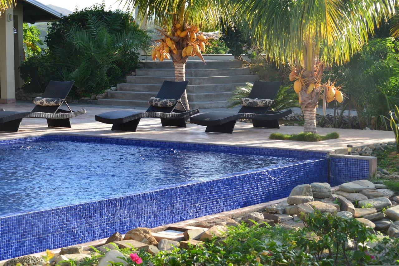 Soma Surf Resort Tola Exterior photo